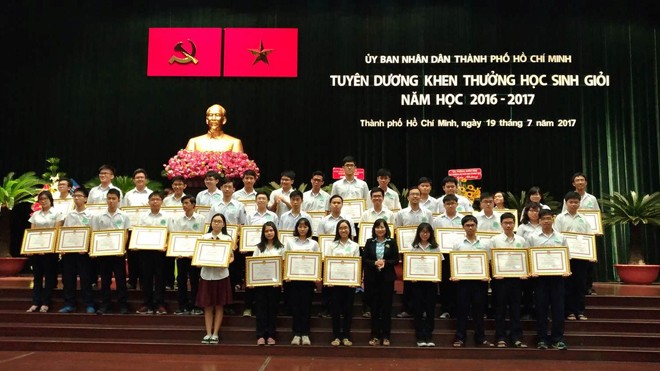 TP. HCM tuyên dương gần 5.000 học sinh giỏi Các học sinh giỏi TP. HCM được tuyển dương