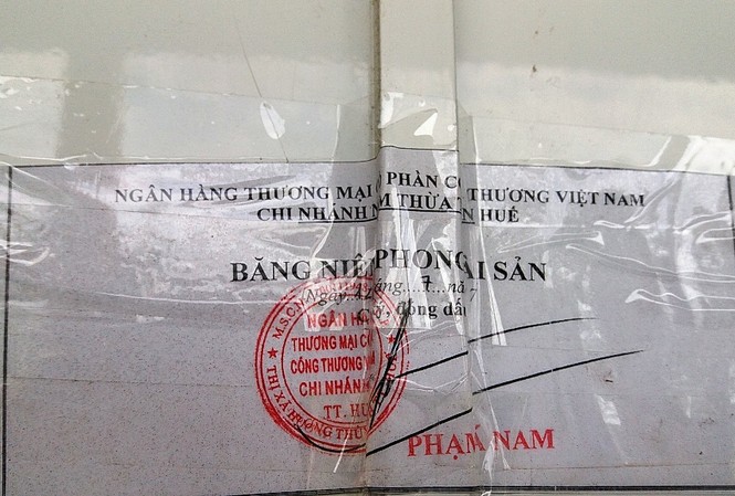 Mới nhất vụ trường học bị siết nợ, niêm phong: Ngân hàng nói gì? Phòng học của Trường PT Huế Star bị niêm phong do nợ ngân hàng kéo dài hơn 60 tỷ đồng