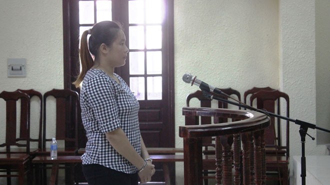 'Nữ quái' giấu 400 viên ma túy trong áo ngực để đi bán Nữ quái" Ngọc Anh tại phiên tòa ngày 8/9. Ảnh: V.Đ