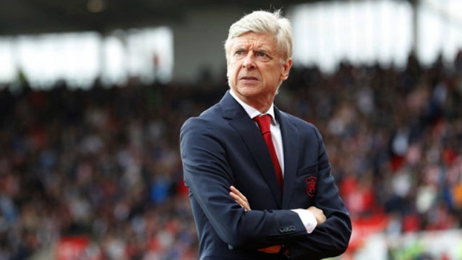 HLV Wenger tiết lộ lý do từ chối dẫn dắt Man Utd Wenger vừa ký hợp đồng tới năm 2019 với Arsenal. Ảnh: Reuters.
