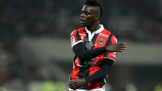 'Siêu quậy' Balotelli mắng xối xả đồng đội khi đội nhà thua ngược Balotelli hồi sinh sự nghiệp trong màu áo Nice. Ảnh: Reuters