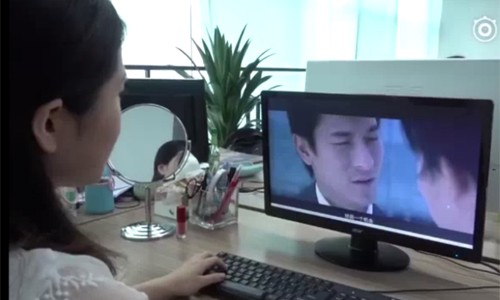 Cách chống thất tình “bá đạo”, thánh nữ công sở lên nóc nhà ninh chân giò bằng ăng-ten chảo Cách chống thất tình “bá đạo”, thánh nữ công sở lên nóc nhà ninh chân giò bằng ăng-ten chảo