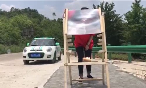 Thánh nữ công sở nướng vịt cực ngon bằng kính lúp Thánh nữ công sở nướng vịt cực ngon bằng kính lúp