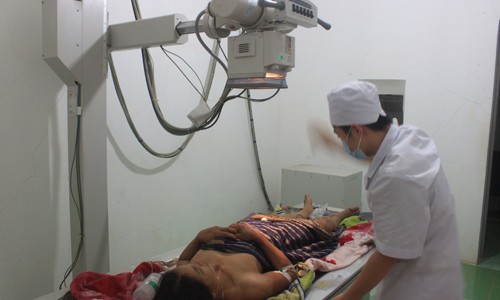 Thanh Hóa: Hàng chục cột điện cao thế đổ gục, 6 bản bị cô lập vì nước lũ Thanh Hóa: Hàng chục cột điện cao thế đổ gục, 6 bản bị cô lập vì nước lũ