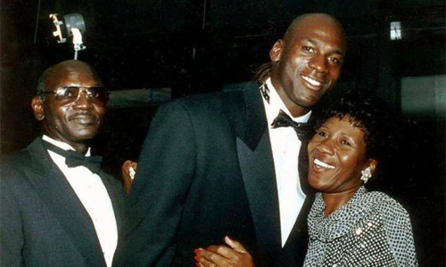 Michael Jordan - vươn lên thành huyền thoại từ bi kịch của cha Michael Jordan - vươn lên thành huyền thoại từ bi kịch của cha