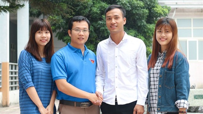 Sinh viên nghèo trả lại 320 triệu, đạo đức có tiền cũng không mua được Sinh viên nghèo trả lại 320 triệu, đạo đức có tiền cũng không mua được