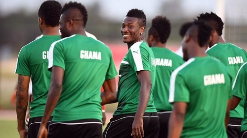 Đội trưởng tuyển Ghana lập hãng hàng không riêng Asamoah Gyan rất mát tay trong các hoạt động kinh doanh