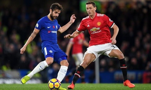M.U gục ngã trước Chelsea vì bị 'bắt bài' chơi phòng ngự Fabregas là một trong những cầu thủ Chelsea chơi nổi bật nhất tối 5/11