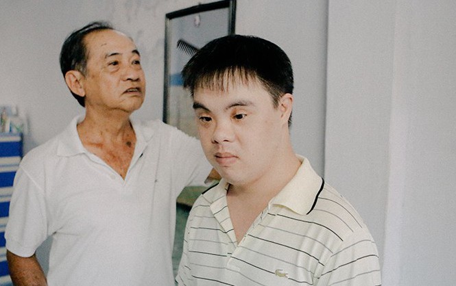 Chuyện phi thường về hành trình cha cùng con thay đổi số phận