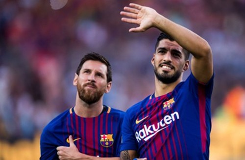 Suarez căng thẳng vì không giúp được nhiều cho Messi Messi đang là cầu thủ ghi bàn chủ lực cho Barca, trong khi Suarez mất phong độ. Ảnh: Reuters