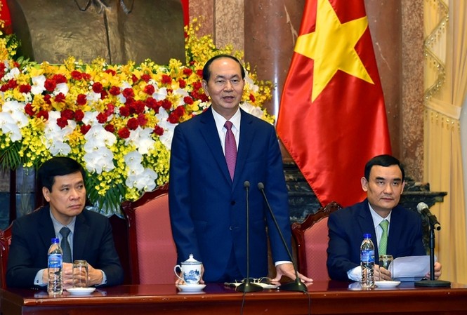 Chủ tịch nước gặp mặt các nhà tài trợ cho APEC Chủ tịch nước Trần Đại Quang phát biểu tại buổi gặp mặt. Ảnh: VGP/Nhật Bắc