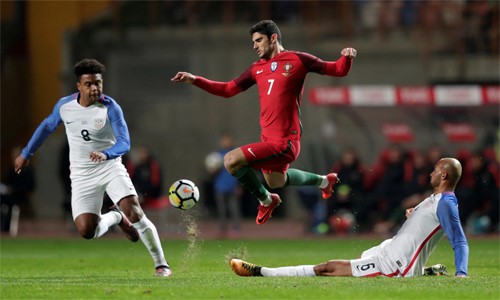 Vắng Ronaldo, Bồ Đào Nha bị Mỹ cầm hòa trên sân nhà Kết quả hòa làm hài lòng cả Mỹ lẫn Bồ Đào Nha, những đội đang tìm kiếm các gương mặt trẻ. Ảnh: Reuters.