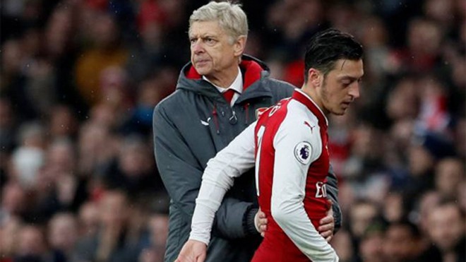 Ozil đòi 22,5 triệu đôla mỗi năm để gia nhập Barca Ozil đang trên đường rời Arsenal. Ảnh: Reuters