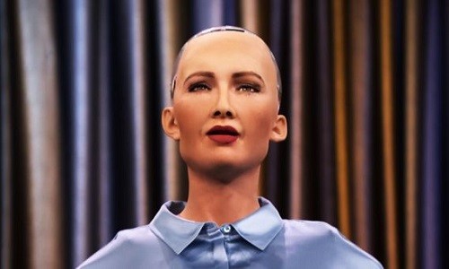 Robot đầu tiên được cấp quyền công dân muốn lập gia đình Nữ robot Sophia được cho là robot cao cấp nhất thế giới hiện nay. Ảnh: Enenaija.