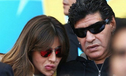 Huyền thoại Maradona đề nghị bỏ tù... con gái Maradona và Gianinna tại World Cup 2014