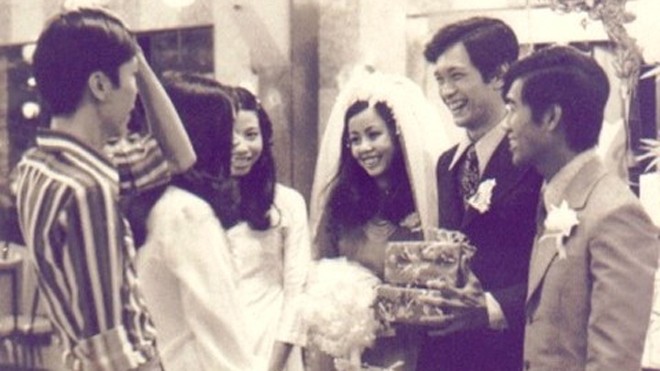 Nguyễn Chánh Tín: Có những lúc lầm lỗi, vợ một mình nuôi con Đám cưới của vợ chồng NSUT Nguyễn Chánh Tín - Bích Trâm