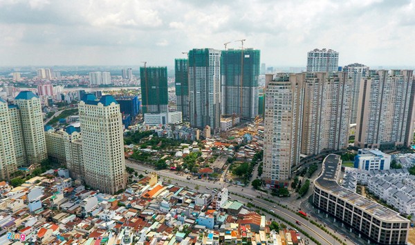 'Tháo chạy' khỏi căn hộ cao cấp ở Sài Gòn Các dự án cao cấp mang lại rất ít lợi nhuận cho nhà đầu tư thứ cấp. Ảnh: Lê Quân
