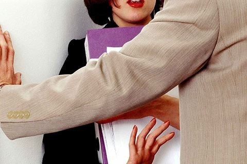 Bị tố cáo quấy rối nữ sinh viên, giáo sư đại học mất chức Ảnh minh họa