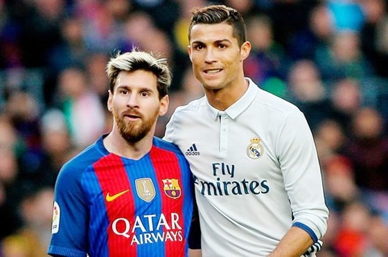 Messi cho Ronaldo 'ngửi khói' về độ hiệu quả Messi đã vượt qua Ronaldo để trở thành cầu thủ có hiệu suất ghi bàn tốt nhất năm 2017. Ảnh: Getty Images
