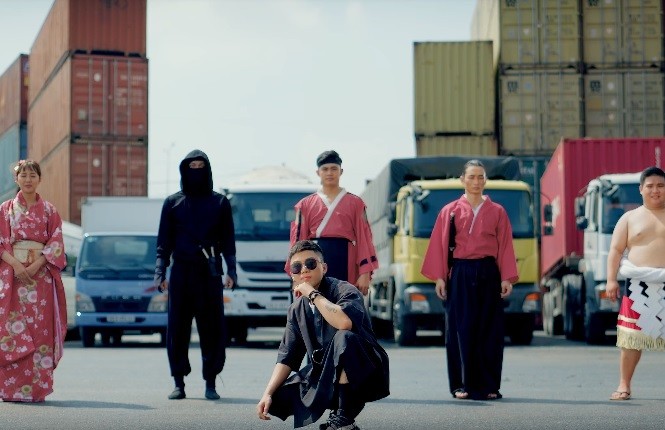 Fuso ra mắt clip ca nhạc hoành tráng kết hợp cùng Trọng Hiếu và MR.T Rapper Mr.T cùng dàn nhân vật trong Music Video mới nhất của FUSO