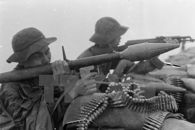 Tổng tiến công Xuân 1968: Đánh địch trên mọi vùng chiến lược Các chiến sỹ giải phóng dũng cảm giữ từng tấc đất của Quảng Trị. (Ảnh: Tư liệu TTXVN)