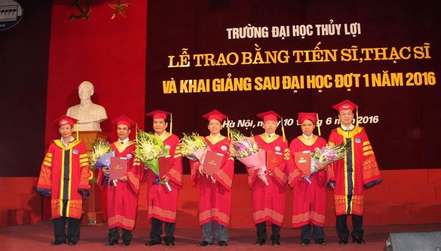 Phản biện đào tạo Tiến sĩ: Nhà khoa học hay anh hùng núp? Sử dụng phản biện độc lập như là SIÊU QUYỀN LỰC KHOA HỌC là cách làm phản khoa học trong một thế giới văn minh. Vậy ai là người có quyền kiểm soát QUYỀN LỰC KHOA HỌC này đang là câu hỏi đang bỏ ngỏ.