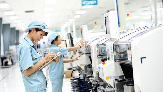 Tương lai không nằm trên con đường kéo dài của quá khứ Lĩnh vực nghiên cứu sản xuất đem lại cho Viettel khoản lợi nhuận 5.000 tỷ đồng năm 2017, bằng với tổng lợi nhuận của một tập đoàn Nhà nước lớn khác trong cùng năm