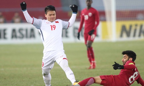 Hàng quán miễn phí cho người tên Dũng, Hải chúc mừng U23 Việt Nam Quang Hải góp công lớn giúp U23 Việt Nam vào chung kết. Ảnh: Anh Khoa.