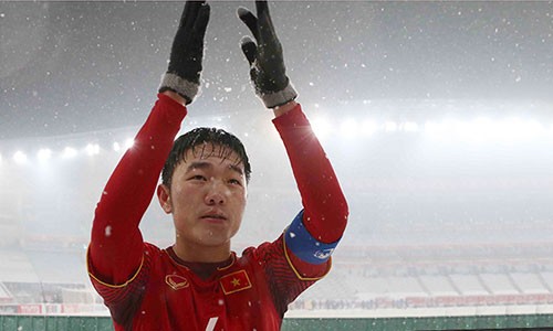 Xuân Trường trở về, bầu Đức muốn vô địch V-League năm 2018 Xuân Trường là thủ lĩnh của U23 Việt Nam đoạt ngôi Á quân châu Á 2018. Ảnh: Anh Khoa.