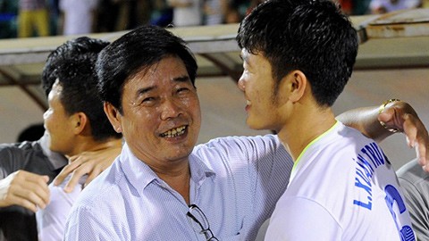 Bố Xuân Trường đi ngược cả gia đình để con được đá bóng Bố Xuân Trường đi ngược cả gia đình để con được đá bóng