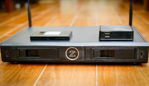 Đầu phát 4K giá rẻ nở rộ ở Việt Nam Đầu phát 4K là các thiết bị cho phép phát phim ở độ phân giải 4K UltraHD qua ứng dụng trực tuyến hoặc từ nội dung lưu trữ trong ổ cứng.