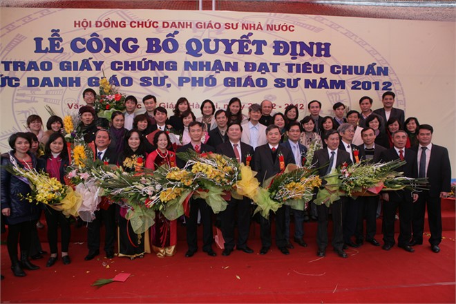 Giáo sư, phó giáo sư và những quyền lợi về lương bổng và công việc Giáo sư, phó giáo sư sau khi được bổ nhiệm sẽ có nhiều quyền lợi. Ảnh minh họa.