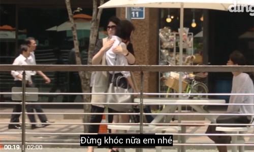 Cái kết cho cô gái trượt phỏng vấn đến xin người lạ một cái ôm Cái kết cho cô gái trượt phỏng vấn đến xin người lạ một cái ôm