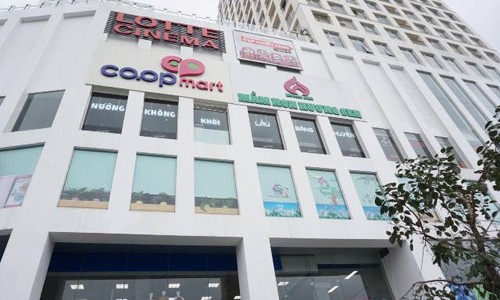 Bé trai rơi từ tầng 20 tử vong: Trường hoạt động chui Khu vực tòa nhà Nam Định Tower tại trung tâm TP Nam Định, tỉnh Nam Định - nơi cháu bé bị rơi từ tầng 20 xuống tầng 6 tử vong. Ảnh: PV