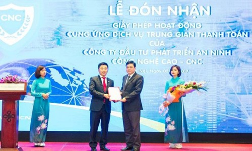 Hé lộ thêm 'đại gia' trong vụ cựu tướng công an bị bắt Ông Nguyễn Văn Dương (người đeo cà vạt đỏ)