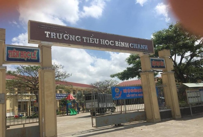 Cô giáo bị ép quỳ gối: Hiệu trưởng xin từ chức? Trường tiểu học Bình Chánh, huyện Bến Lức, tỉnh Long An, nơi xảy ra vụ việc