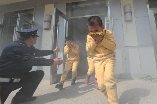 Kinh nghiệm sống còn để không chết ngạt khi chung cư bị cháy Ảnh: trường Đại học PCCC