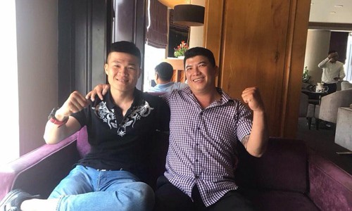 Cuộc tỉ thí giữa Flores và nhà vô địch quyền Anh diễn ra vào tháng 6 VĐV Trương Đình Hoàng (áo đen) sẽ có trận đấu với võ sư Flores vào tháng Sáu