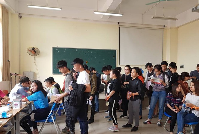 Sinh viên đại học Đại Nam nhiệt tình tham gia hiến máu tình nguyện Đông đảo sinh viên Đại Nam hưởng ứng ngày hội hiến máu nhân đạo