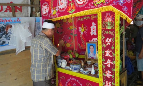 Em trai nói gì khi chôn thi thể chị trong nhà? Hiện thi thể bà T đã được chôn cất tại nghĩa trang Thọ Vức (TP. Tuy Hòa)