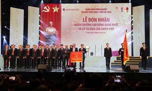 Agribank kỷ niệm 30 năm thành lập, nhận Huân chương Lao động hạng Nhất Agribank kỷ niệm 30 năm thành lập, nhận Huân chương Lao động hạng Nhất
