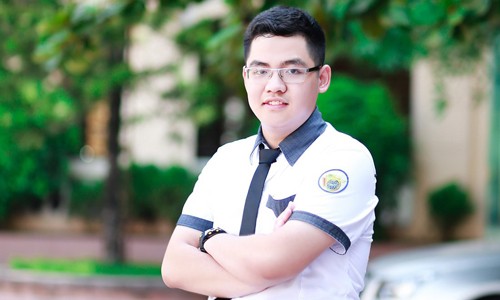 Chàng trai xuất sắc trúng 12 trường Đại học hàng đầu Mỹ Vũ Đức Tải - cậu học trò quê Nam Định vừa nhận thư báo trúng tuyển từ 12 trường đại học hàng đầu Mỹ.
