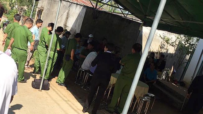 Nữ nhân viên bảo hiểm chết bất thường bên con suối cạn Cơ quan chức năng khám nghiệm tử thi điều tra nguyên nhân cái chết của chị Thu