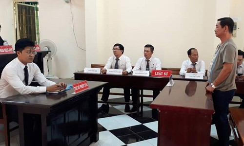 Kỳ án đổi vé số lấy... sex: Người đàn ông lĩnh 3 năm tù Bị cáo Sơn tại Tòa.