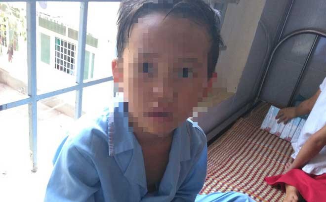 Trần tình của thầy giáo bị tố đấm học sinh 7 tuổi chảy máu mũi Trần tình của thầy giáo bị tố đấm học sinh 7 tuổi chảy máu mũi