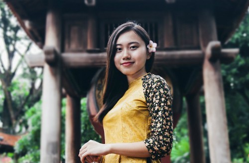 Cô gái Hà Tĩnh trúng tuyển đại học Mỹ với học bổng 5,5 tỷ Nguyễn Ngọc Phương Linh trúng tuyển hai đại học Mỹ với tổng giá trị học bổng lên tới hơn 10 tỷ đồng. Ảnh: NVCC