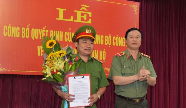 Công bố quyết định của Bộ trưởng Bộ Công an về công tác cán bộ Công bố quyết định của Bộ trưởng Bộ Công an về công tác cán bộ