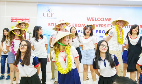 Hơn 25.000 nguyện vọng đăng ký vào UEF trong đợt 1 Môi trường đào tạo chuẩn quốc tế được nhiều thí sinh quyết định chọn lựa