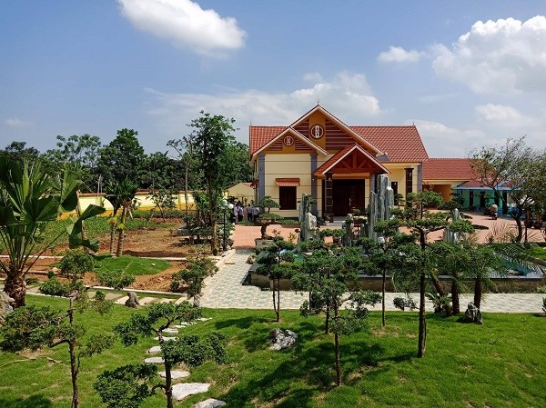 Cận cảnh biệt thự khủng xây trái phép ở Thanh Hóa Ngôi biệt thự nhìn từ ngoài vào