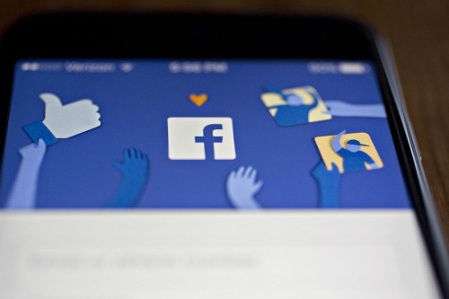 Facebook đang khảo sát để chuẩn bị cho phiên bản thu phí Facebook có thể sớm ra mắt phiên bản thu phí trong tương lai.